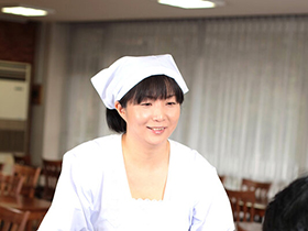 日本熟エロまん遊記　欲求不満で仕事が手につかないと頼まれて　　８時間　サンプル画像03